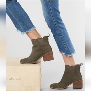 Tom's Esme green nubuck ankle boots